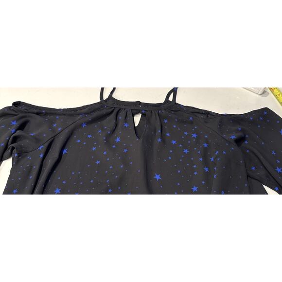 Torrid Georgette Cold Shoulder Blouse Women’s Size 1 1X Black Blue Star Print - Picture 10 of 12